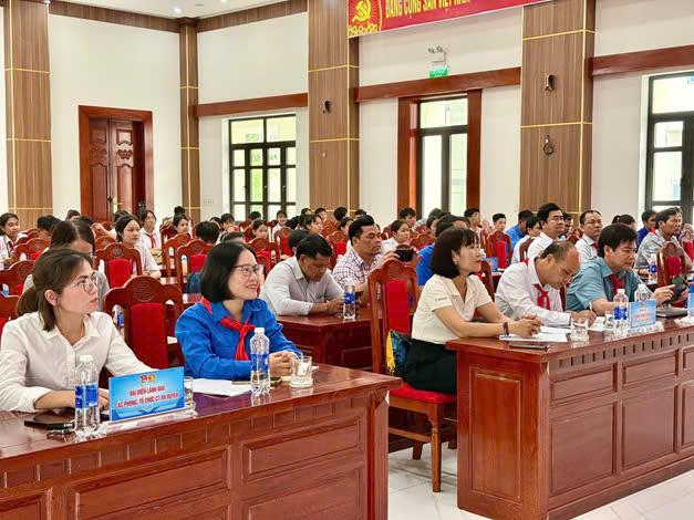HÃY LẮNG NGHE TRẺ EM NÓI