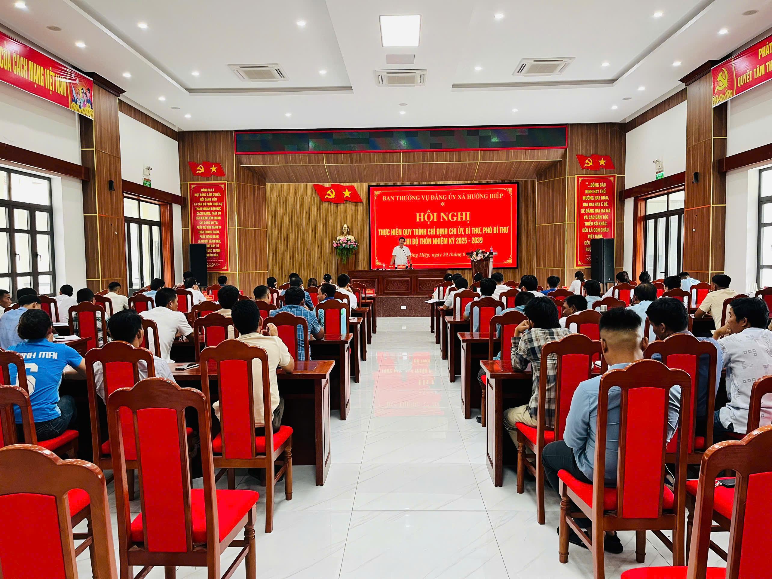 Hướng Hiệp: Hội nghị thực hiện quy trình nhân sự chỉ định Chi ủy, Bí thư, Phó Bí thư chi bộ các...