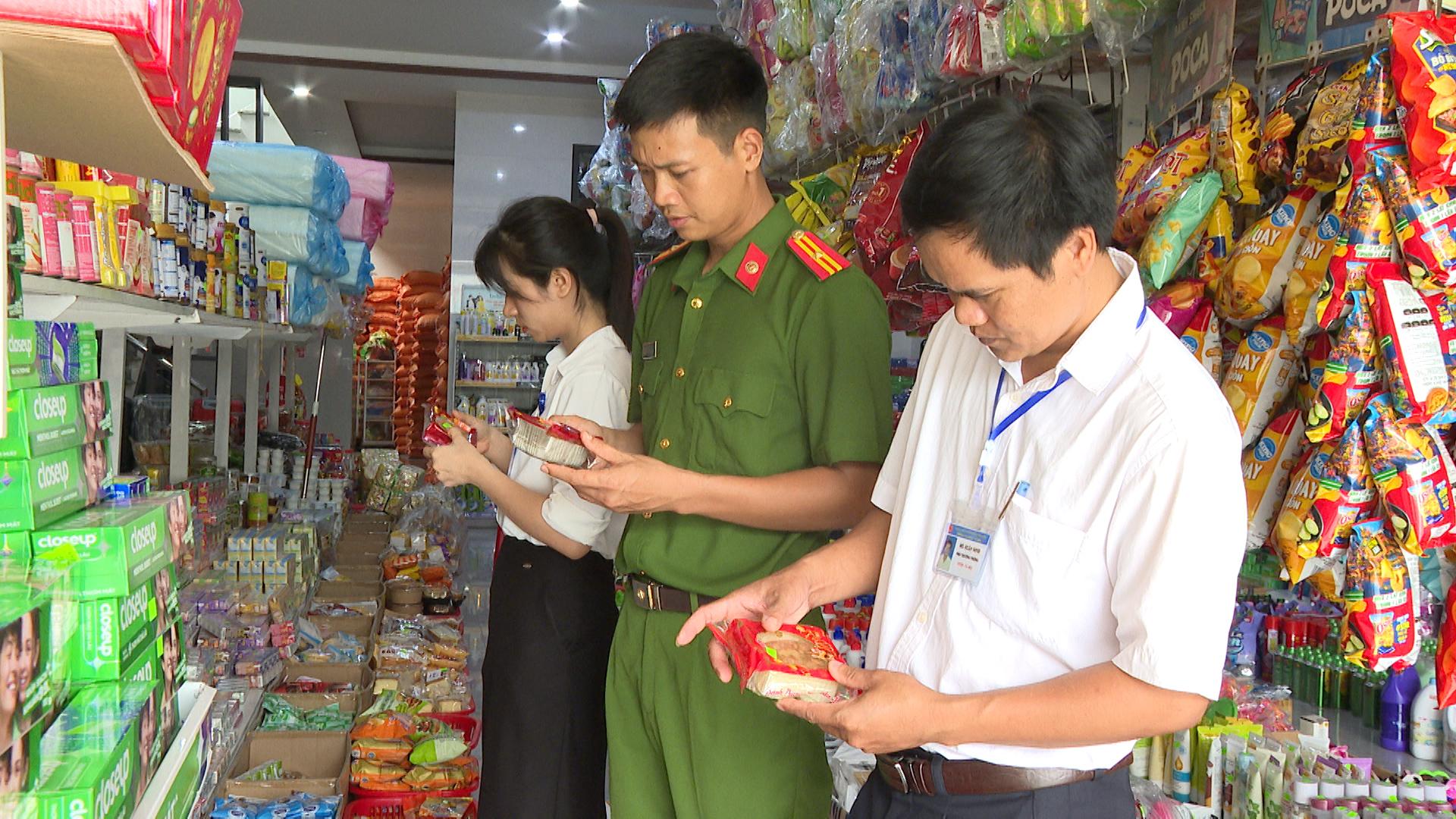 Hướng Hiệp: Kiểm tra an toàn thực phẩm dịp Tết Trung thu