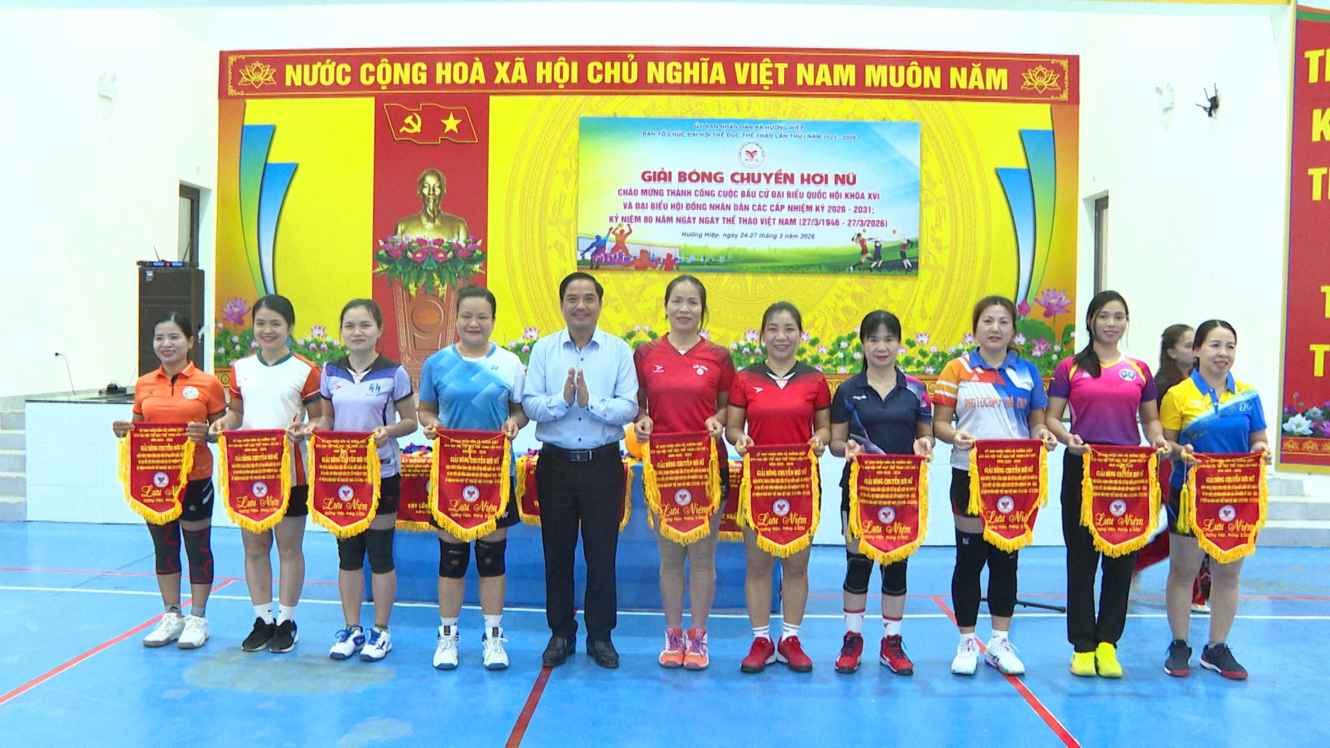 Khai mạc giải bóng chuyền hơi nữ